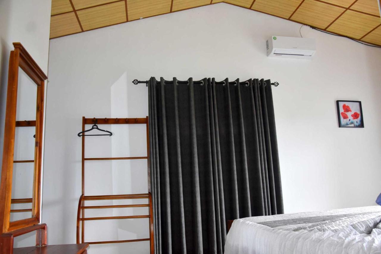 Hotel H2O Gampola Exterior photo